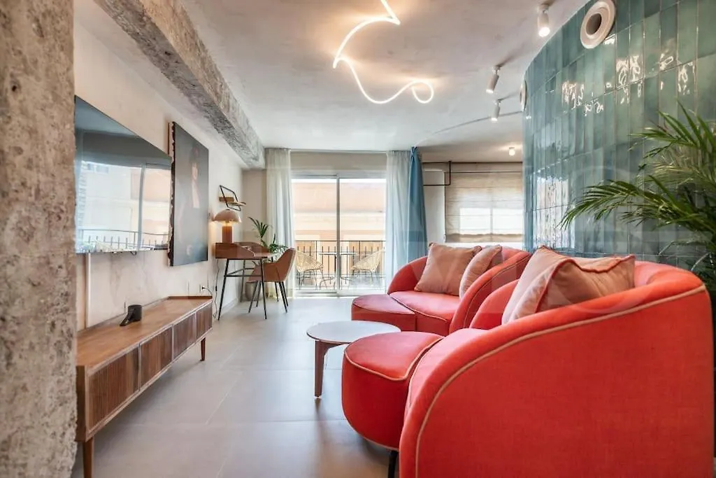 Apartment Art-Lovers Heaven With Balcony In Center By Rems Malaga