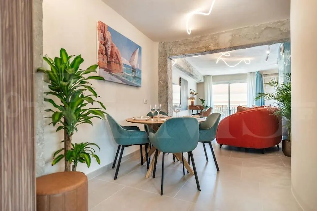 Apartment Art-Lovers Heaven With Balcony In Center By Rems Malaga